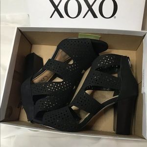 XOXO Black Chunky Heel Sandals Women's Size 8